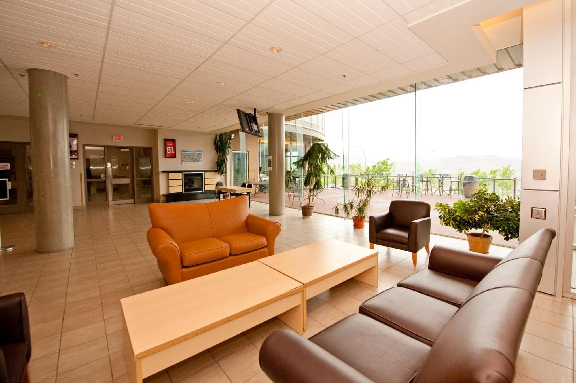 Residence&Conference Centre - Kamloops Exterior foto